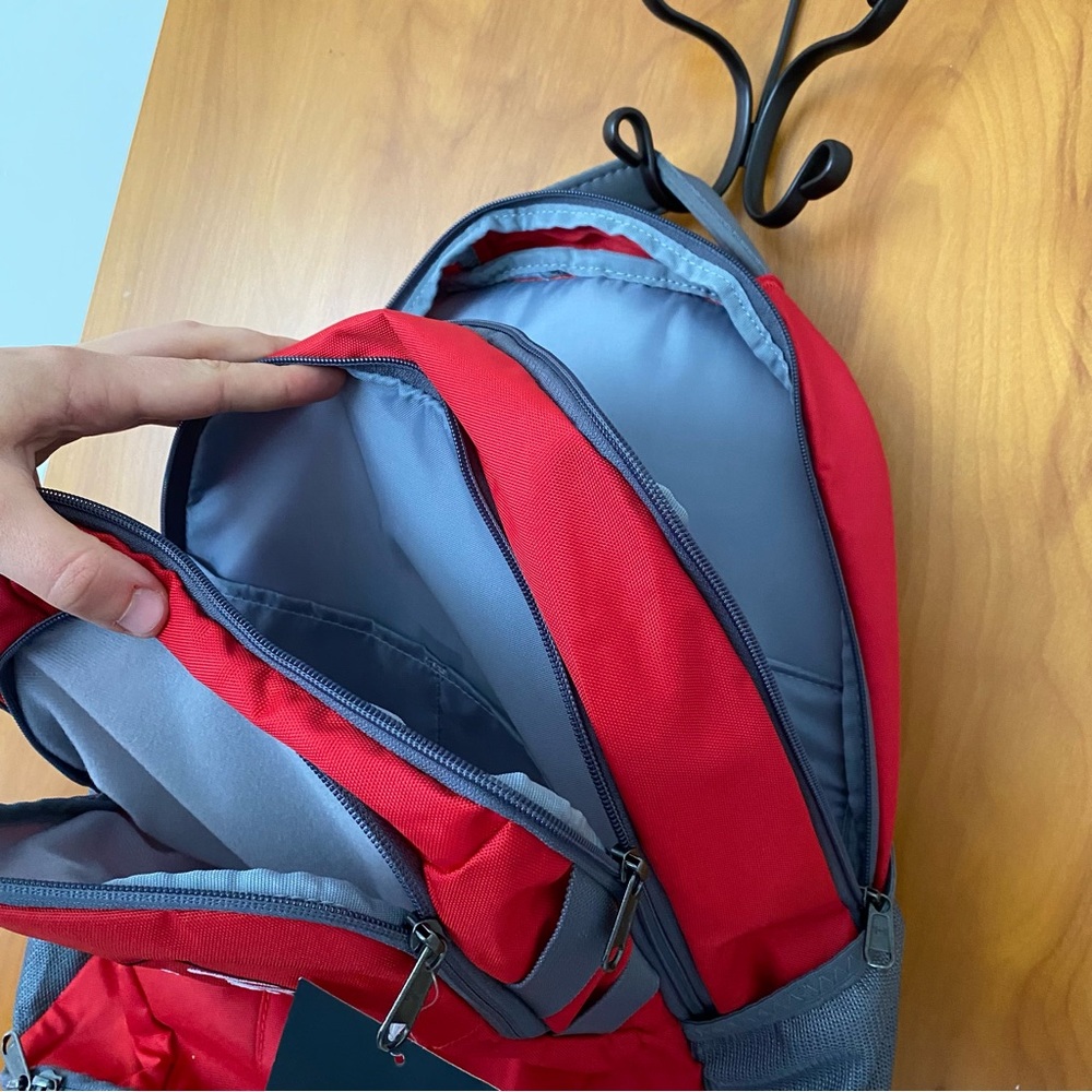 Under Armour Backpack - Picture 3 of 4